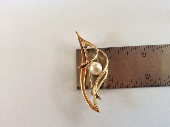 Vintage Napier gold tone Leaf with pearl Pin/Broo… - image 4