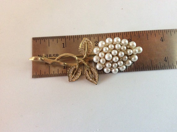 Beautiful Vintage Pearl and Rhinestone Brooch - image 4