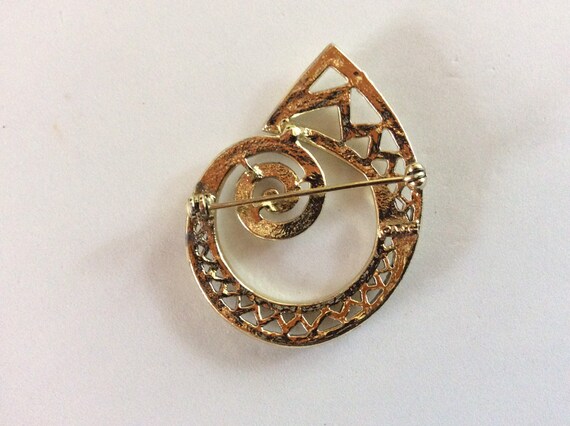 AJC marked Gold toned French Horn Shaped Pin/Brooch - Gem