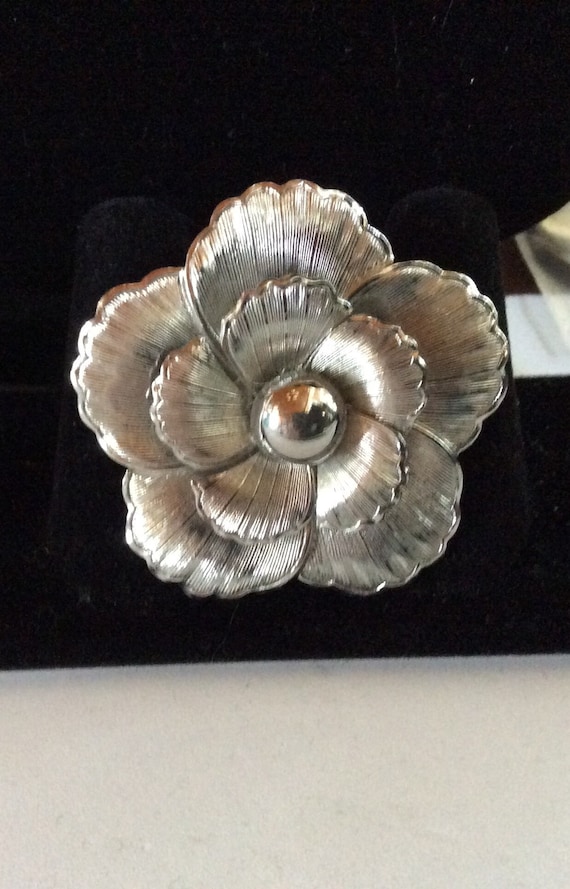 Vintage Brushed Silver Flower Pin/Clip