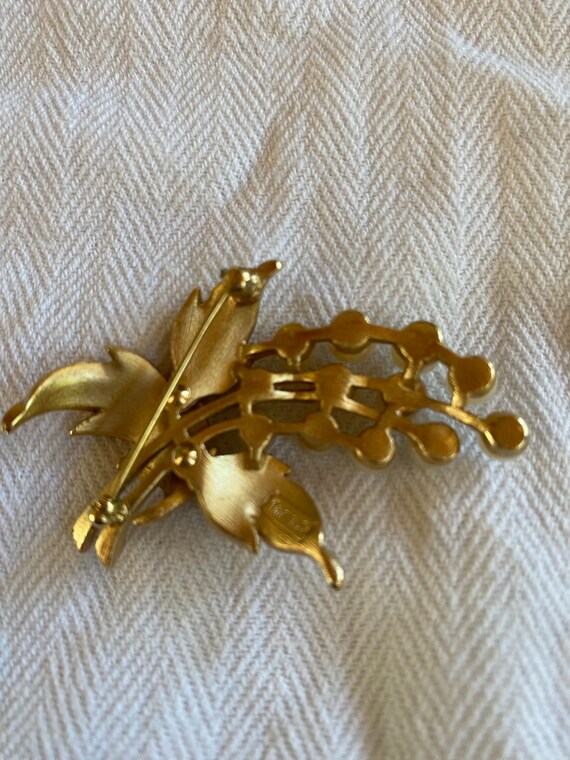 Vintage Crown Trifari Brushed Goldtone Leaves wit… - image 3