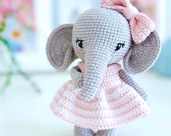 Lottie the Elephant Crochet Pattern – Amigurumi Doll Pattern (PDF) in English, German, French, Spanish & Dutch