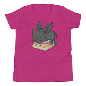 Kinder Katzen Drachen T-Shirt | Netter Katzen-Drache, der auf Bücher schläft | Bücherwurm Geschenke | Geschenke für Leser