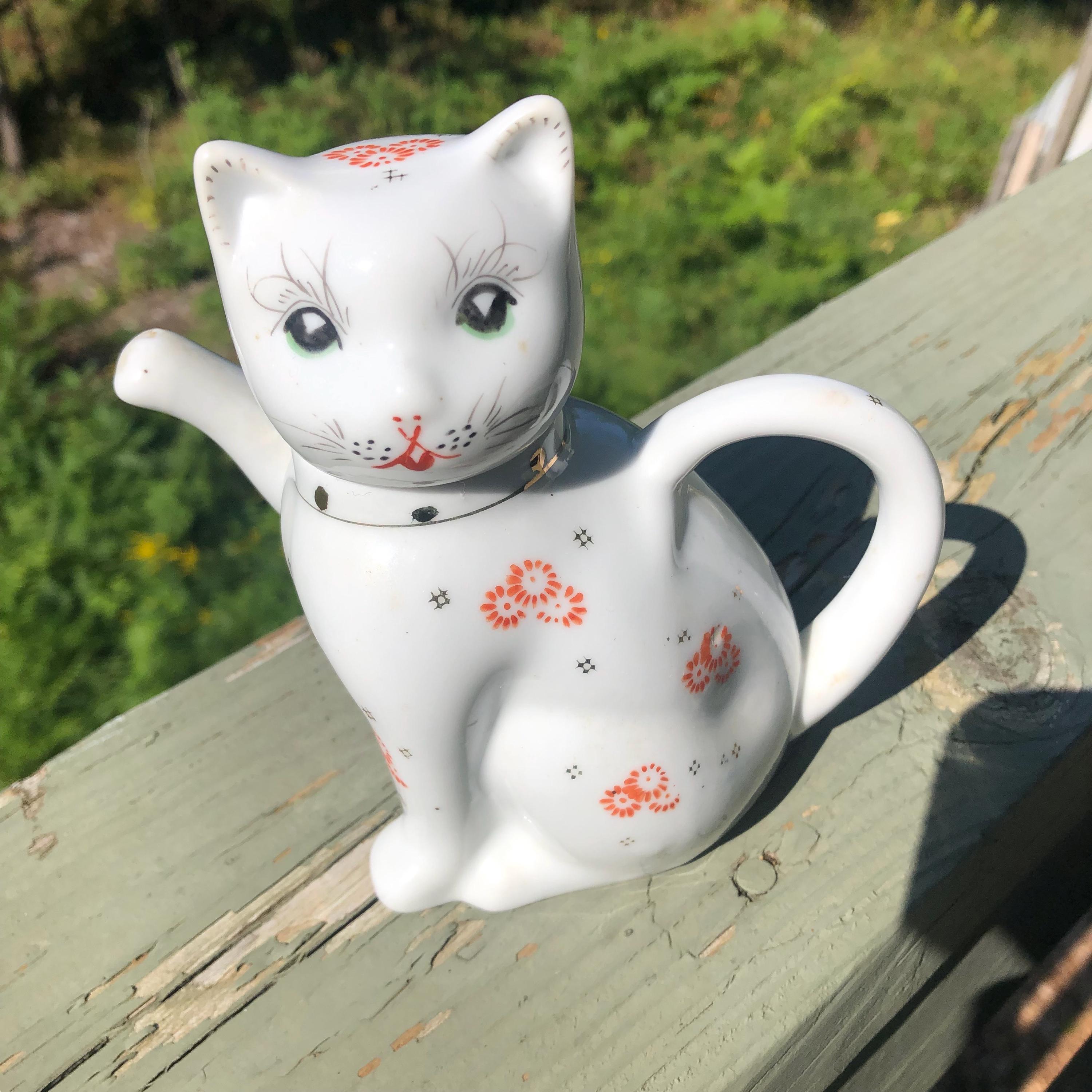Vintage Cat Pitcher Ceramic White With Dark Red/orange Flowers Paw
