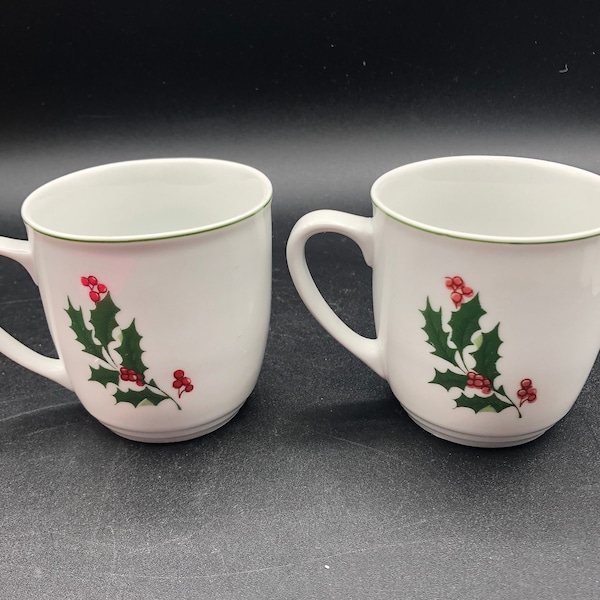 Holly Berry Mugs Set of Two Alco Industries Made in Romania Christmas holiday table cups White Red Green 8 ounce