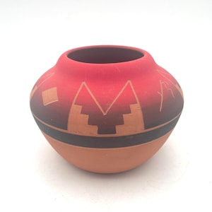 Sioux Pottery Vase Native American Lakota Red Black Tan Signed High Elk southwestern 4" h