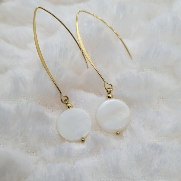 Boucles d'oreilles légères en acier inoxydable perles nacre blanches