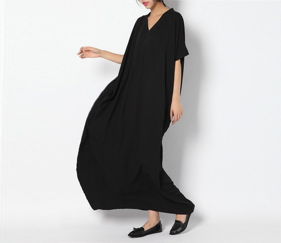 chinese dress ladies 18 Loose and Comfy Winter Dresses That Slim Without Squeezing main image 1