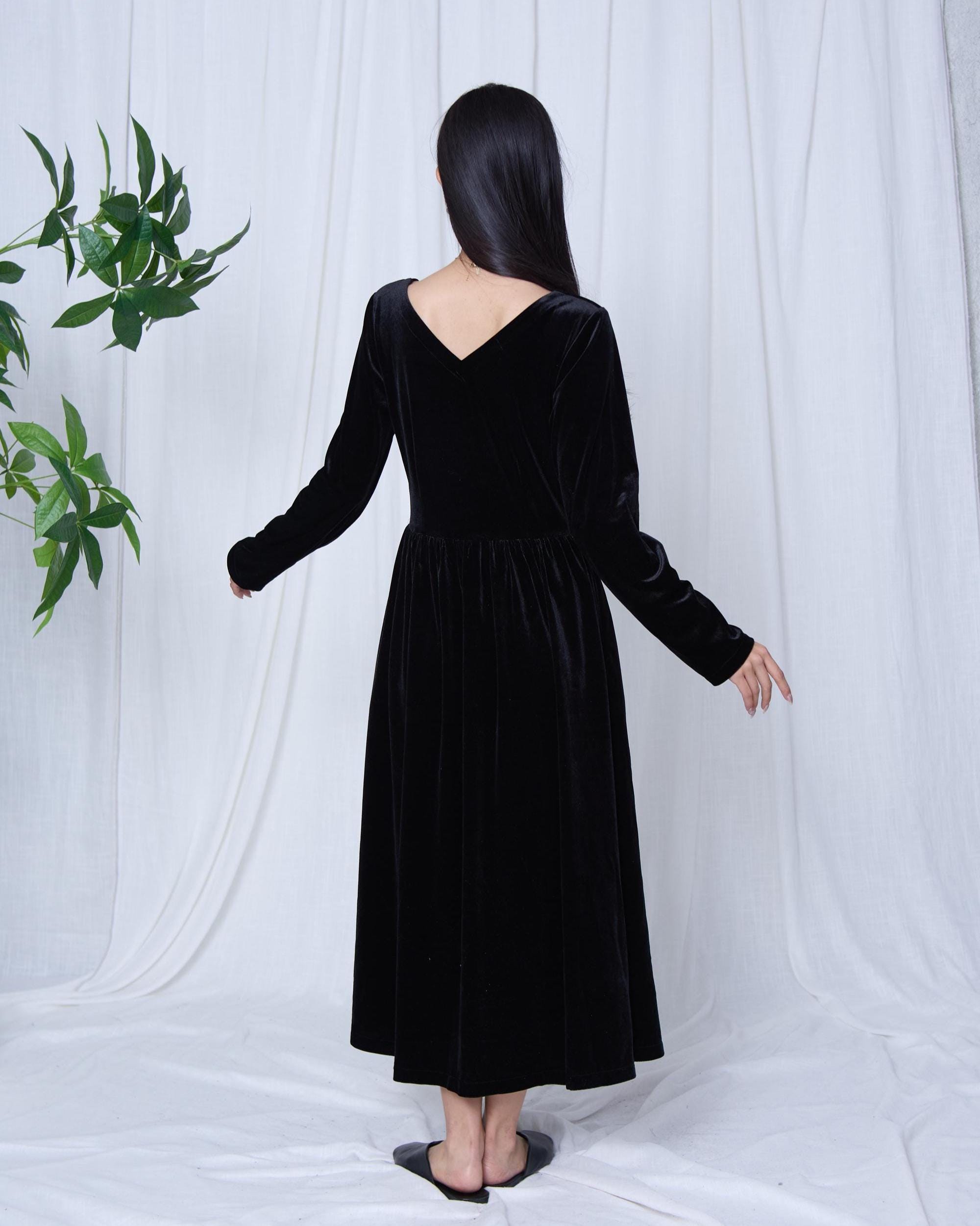 Women's Black Velvet Midi Dress Square Neck Long Sleeve Flowy A