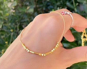 Benutzerdefinierte Morse-Code Halskette in Silber, Gold oder Roségold, personalisierte Morse-Code versteckte Nachricht Schmuck, zierliche Perlen minimalistische Halskette