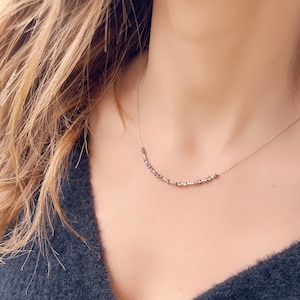 Benutzerdefinierte Morse-Code-Halskette, personalisierte Halskette mit versteckter Nachricht, geheime Nachricht, Morse-Code-Schmuckgeschenk für sie, Gedenkgeschenk für den Babyverlust