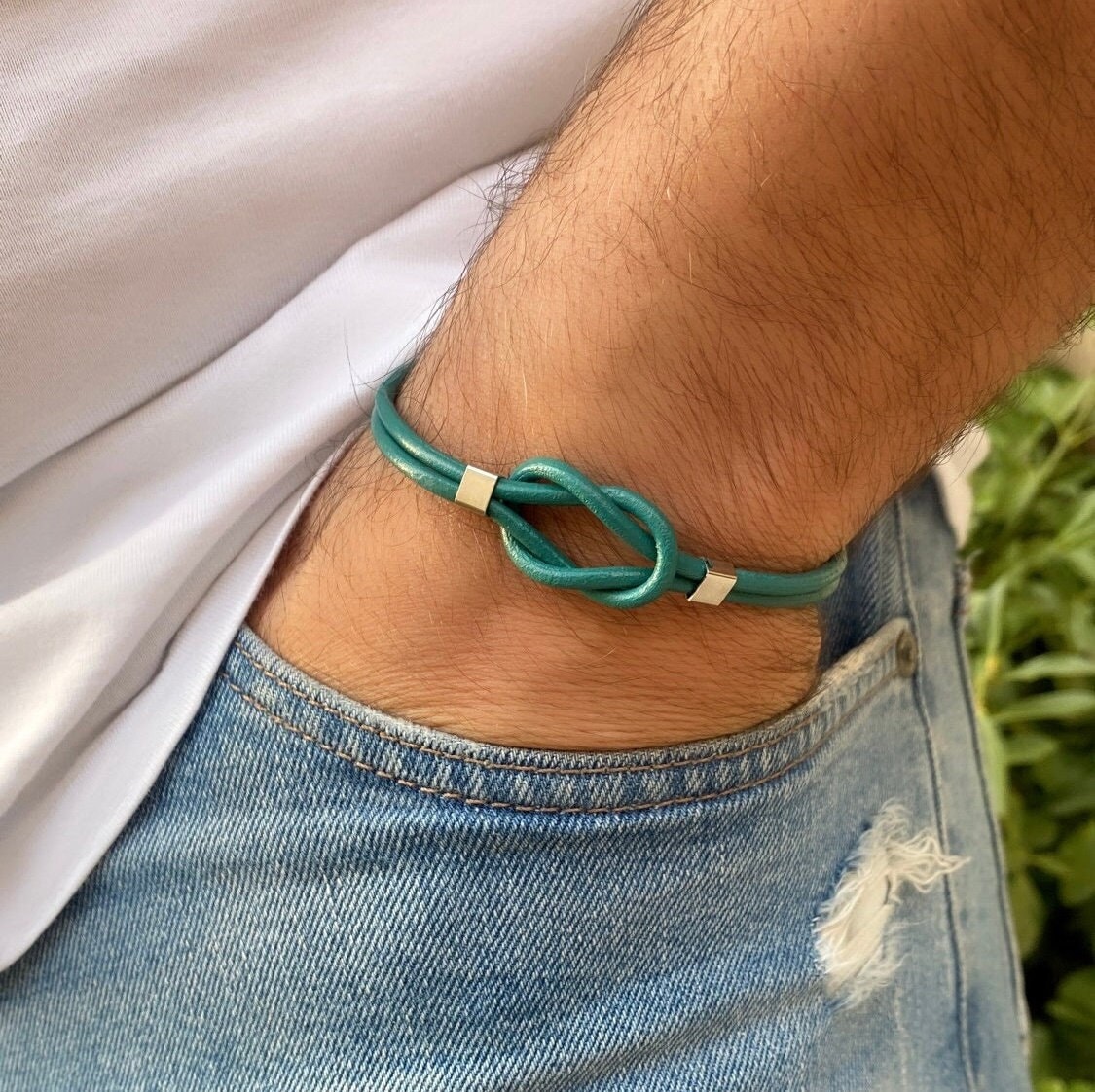 Knotenarmband aus Leder: Benutzerdefiniertes Freundschaftsgeschenk