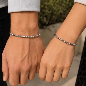 Set bijpassende armbanden met morsecode, gepersonaliseerde armbanden voor stellen, armband met verborgen boodschap, jubileumcadeau voor hem en haar