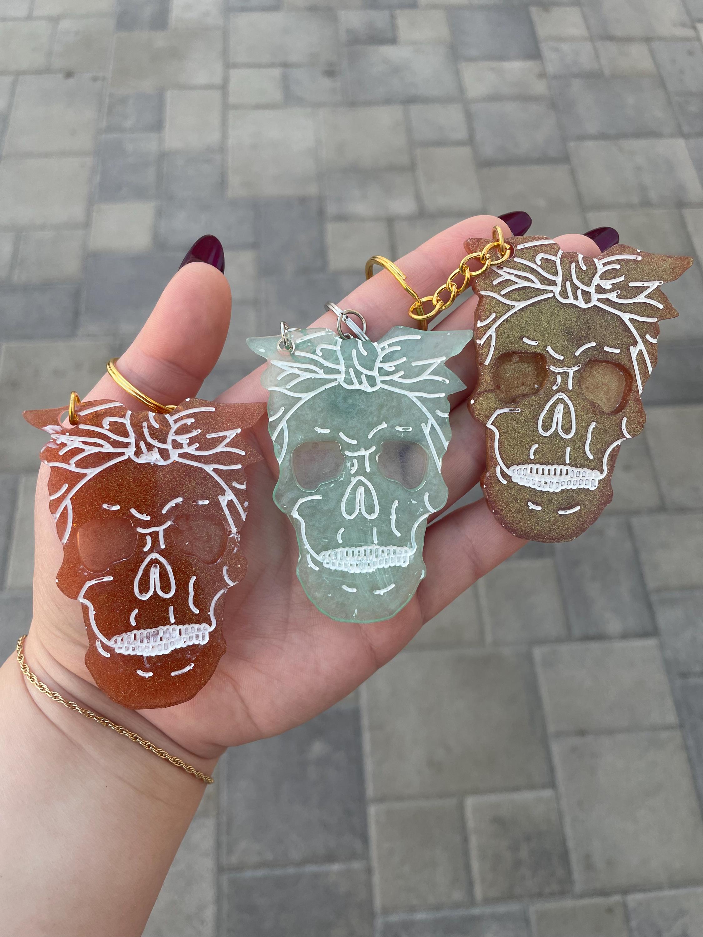 Resin Skull Keychain / Halloween Spooky Keychain