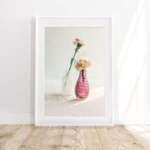 Flores en jarrón Arte de pared, Fotografía de clavel, Fotografía de bellas artes, Póster de flores, Descarga digital, Foto minimalista, Decoración de pared de primavera