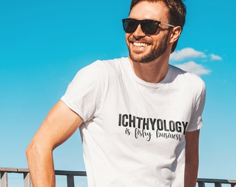 Ichthyologie T-Shirt. Meeresbiologie T-Shirt und lustige Zoologie Wortspiel für Fischliebhaber & Forscher. Mann I Liebe Fisch.