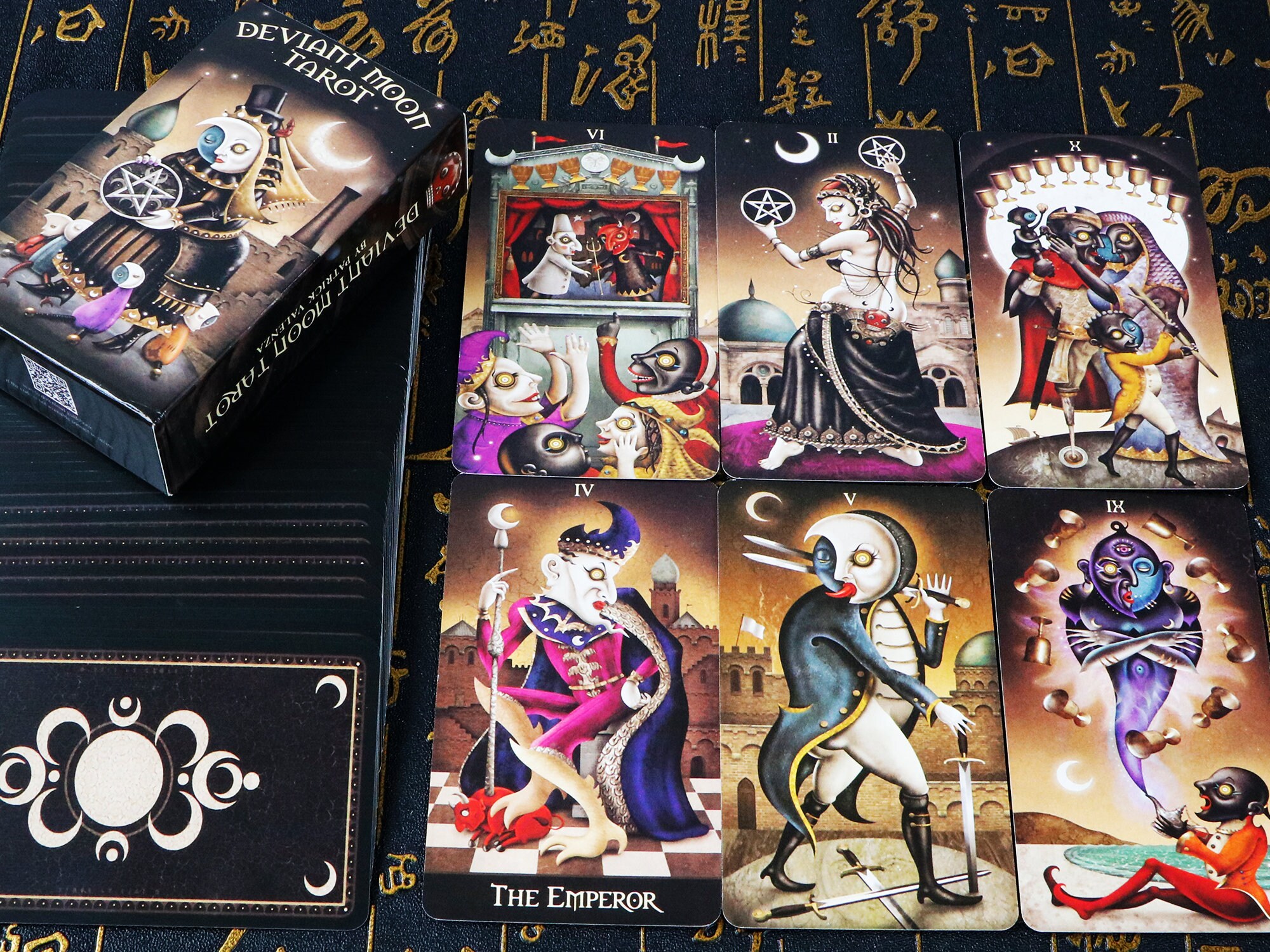 Deviant Moon Tarot cards deck / Tarot cards and guidebook / Etsy