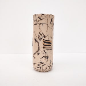 Beige Ceramic Marbled Vase With Abstract Nerikomi Inlay by Fizzy Ceramics