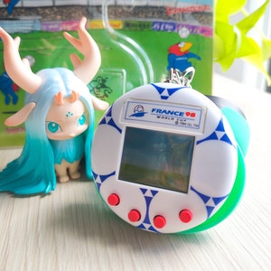 RARE Virtual Footix France 98 Virtual pet Digital pet / SP014 image 1