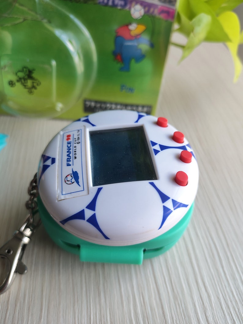 RARE Virtual Footix France 98 Virtual pet Digital pet / SP014 image 6