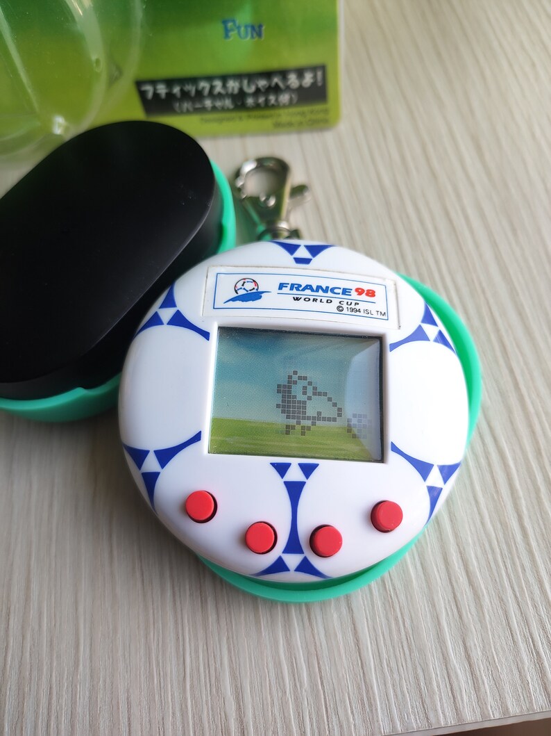 RARE Virtual Footix France 98 Virtual pet Digital pet / SP014 image 3