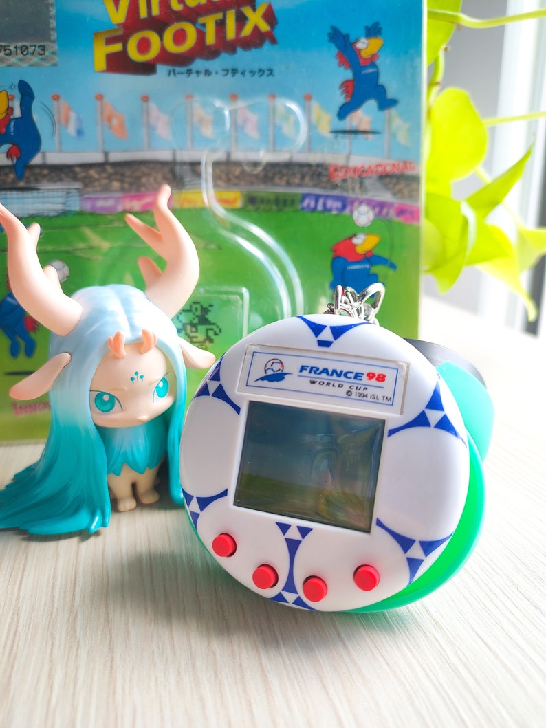 RARE Virtual Footix France 98 Virtual pet Digital pet / SP014 image 1