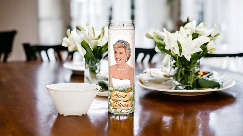 Heilige Prinzessin Diana Berühmtheitsgebets-Andachts-Parodie-Altar-Andachtskerze, 8 weißes nicht parfümiertes Glas. Bild 3