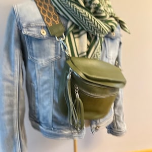CamBag Slingbag Slingtasche Bauchtasche Ledertasche Crossbodybag Umhängetasche Tasche oliv grün Bauchtasche mit Ledergurt ohne Stoffgurt