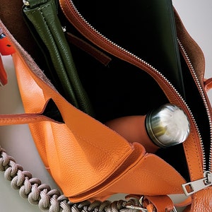 DailyBag personalisierte Damen Handtasche Schultertasche orange schwarz Ledertasche Leder Tasche Mit Ledergurt ohne Stoffgurt Schultertasche Bild 3