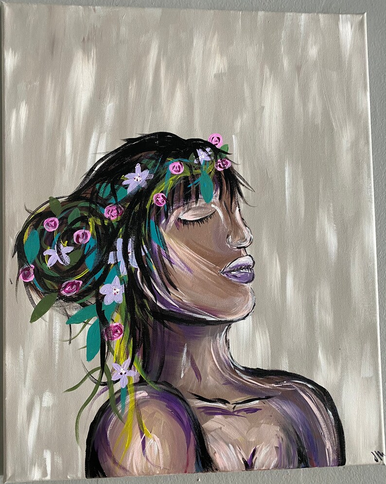 Flowered crown queen