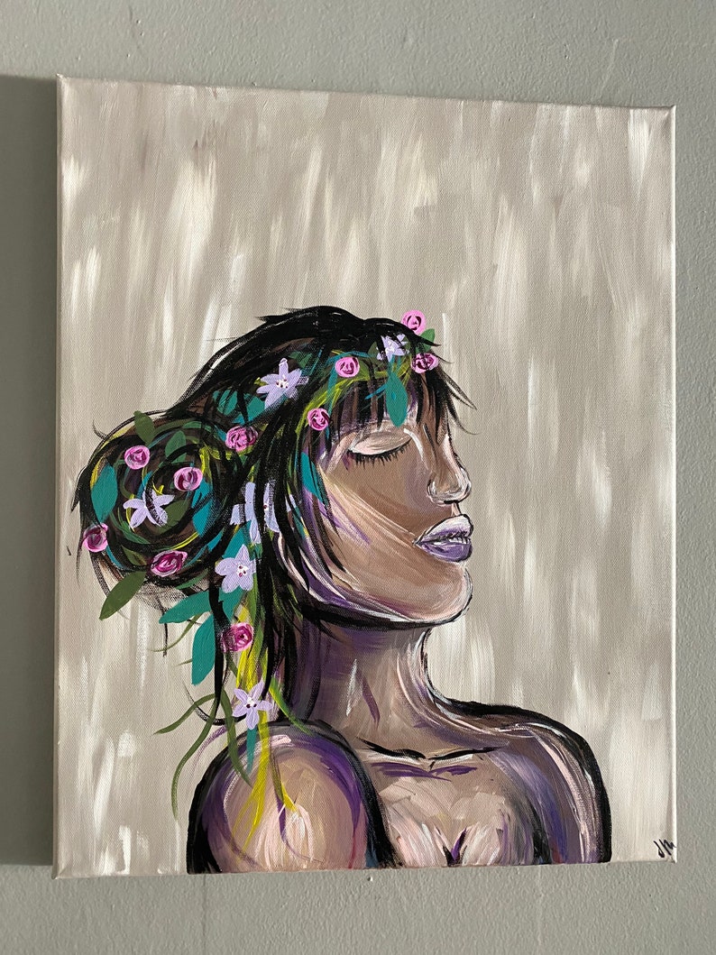 Flowered crown queen