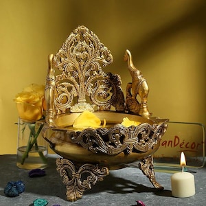 RAJ BHARATHAM Elefante Design Decorativo Latão Urli Bowl Showpiece, Urli Bowl para Decoração de Casa, Itens Decorativos de Latão, Presentes Indianos Pacote de 1