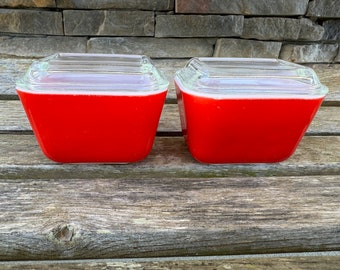 Vaisselle pour réfrigérateur en pyrex vintage des années 60, plats à soufflé rouges USA, couvercles nervurés, petit ustensiles de cuisine rétro LIRE LES DÉTAILS