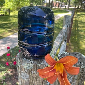 Art Glass Vase Blue Swirl Modernist Design Hand Blown Glass Cobalt Blue Swirl Flower Vase Jar Ewer Container Blown Glass Bowl B4F