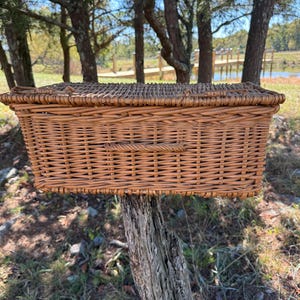 Vintage Wicker Picnic Basket Hampers Rectangular Hand-Woven Rattan Storage Box with Split Hinged Lid & Wicker Handle Mid-Century Boho Decor