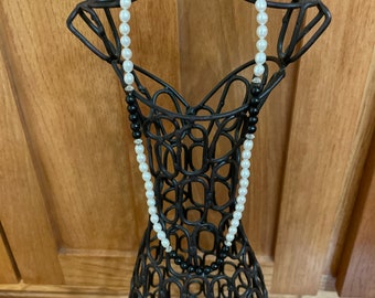 Vintage Cultured Pearl and Black Bead Necklace 18” White Pearl Necklace Silver Metal Safety Hook Gift for Mom Graduation Gift READ DETAIL