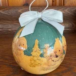 Precious Moments Christmas Tree Ornament Enesco Company Vintage 1994 Ornament Christmas Decor Green Cream Holiday Scene B3B