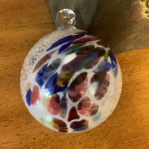 Glas Weihnachtsbaum Ornament mundgeblasen Vintage 1980er Jahre geätztes Glas Ornament Kunst Glas signierte Kunst Glas Baum Ornament