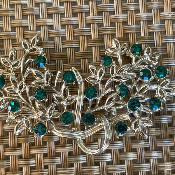 Vintage Gold Tone Emerald Green Color Stone Brooch Gold Tone Twisted Branch Pin Nature Jewelry Tree of Life Slider READ DETAIL