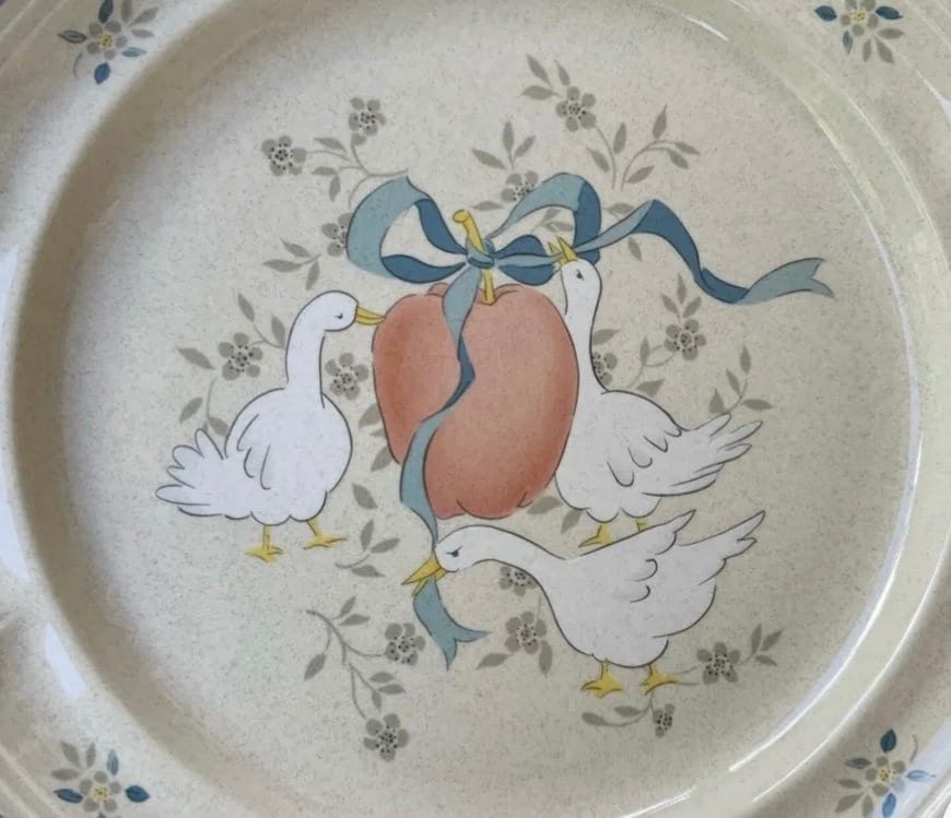 Marmalade Country Geese Round Chop Plates Platters International Tableworks Scalloped Trim Blue Ribbons Apple White Geese Set of 2 #UT