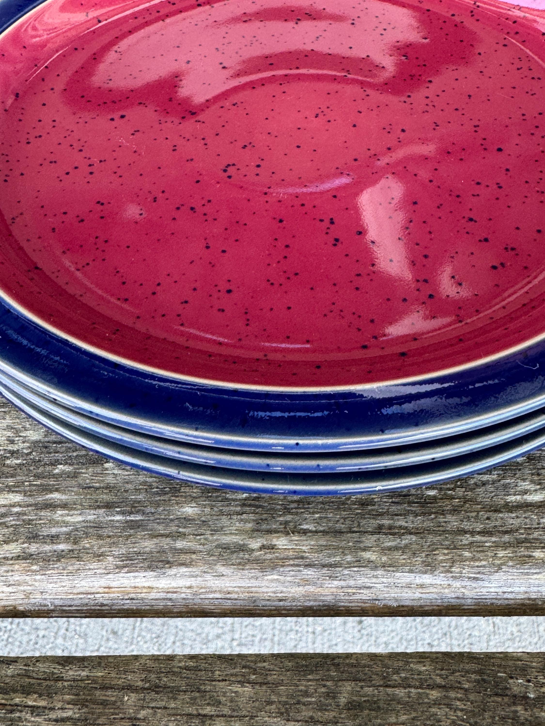 デンビー・ラングレー ハーレクイン サラダプレート 赤と青の斑点模様