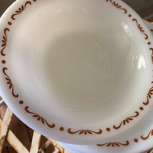 PYREX Copper Filigree Berry Sauce or Dessert Bowls, White Blown Filigree Trim, PYREX Corning 706-20 Set of 8 #T7 Read Details