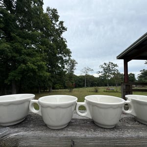 World Ultima Diner Mugs White Scalloped Rim Vintage Restaurant Diner Ware Vitrified China Teacups Hotel Ware Cafe Coffee Cups Setof 4 LS