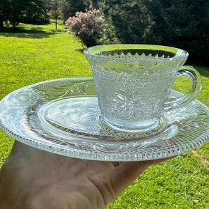 Tiara Sandwich Glass Snack Plate and Cup Sets Chantilly Daisy and Scroll Wedding Shower Tea Party Service for 4 B5B READ DETAILS