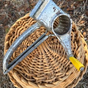 Vintage Nevco Cheese Grater Japan Vegetable Grater Yellow Plastic Handle Rustic Farmhouse Kitchen Decor Display Piece B1F