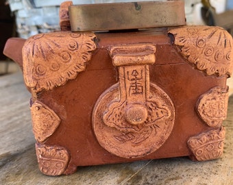 Yixing Zisha Teapot: Terracotta Box-Shaped Asian Pottery with Brass Handle