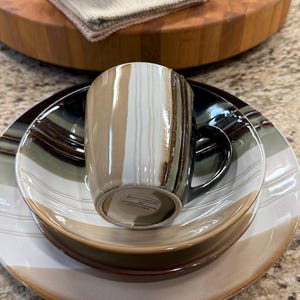 Vintage Home Trends Jazz Dinnerware Set 16-Piece Service for 4 Retro Multi-Color Stripes Stoneware Plates Bowls Mugs Discontinued