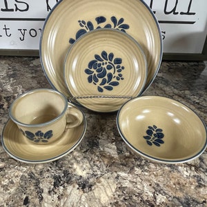 Phaltzgraff Folk Art  Dinnerware Salt Glaze Pottery Blue Floral Beige Base Farmhouse Dinnerware 5 Piece Place Setting