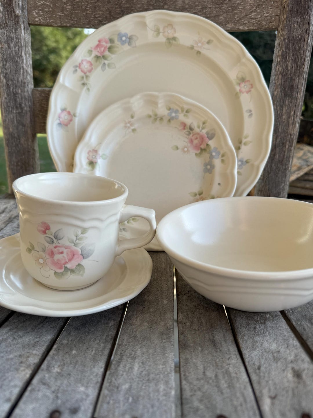 Vintage Pfaltzgraff Tea Rose Dinnerware Set: Floral