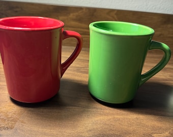 Vintage World Ultima Diner Mugs: Red & Green Restaurant Ware Pair